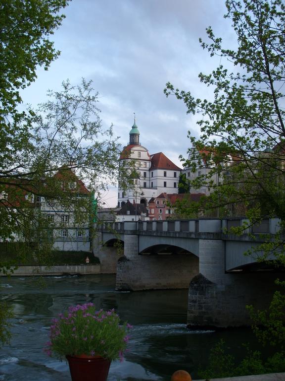Hotel Am Fluss Neuburg an Der Donau Esterno foto